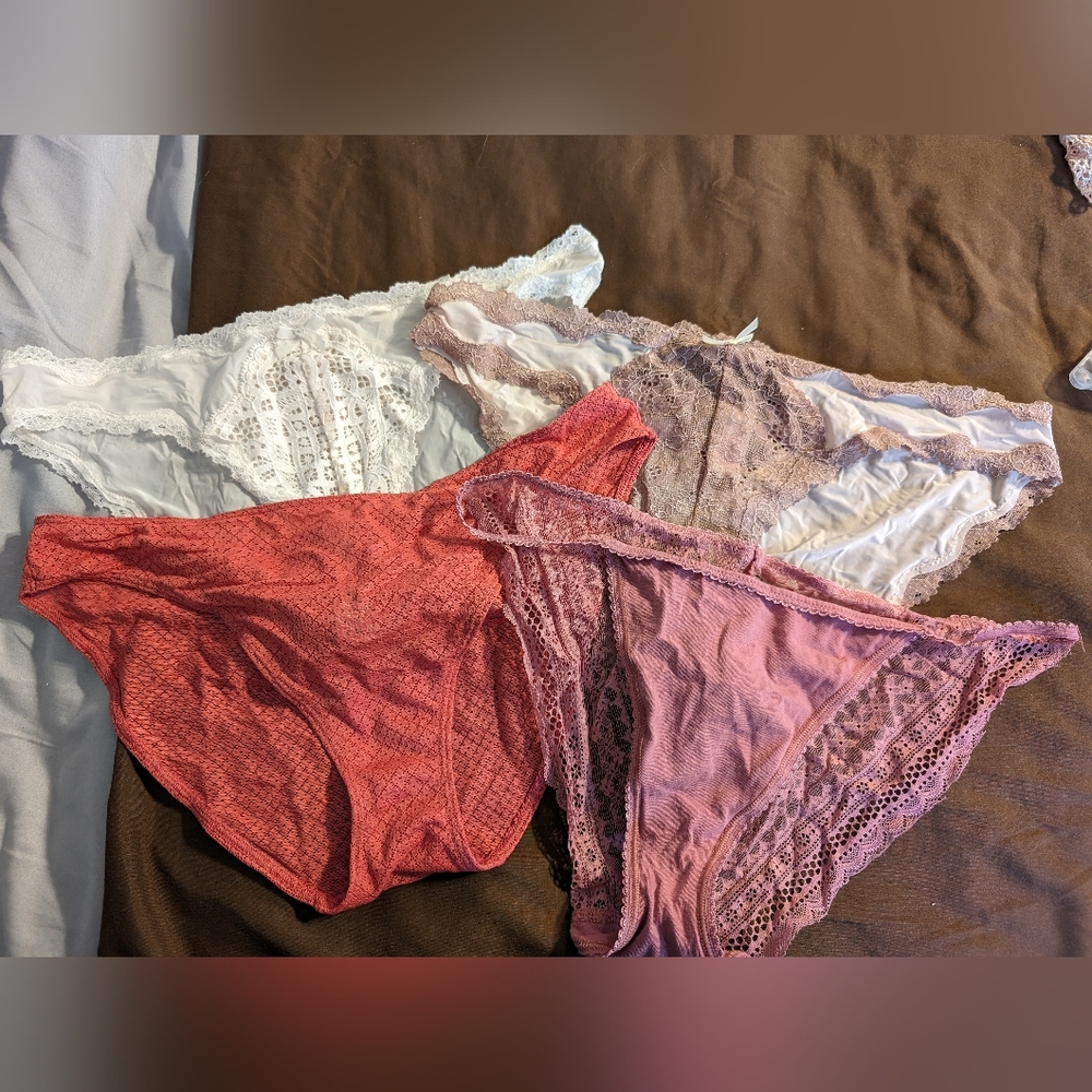 4 pairs of Victoria's secret underwear